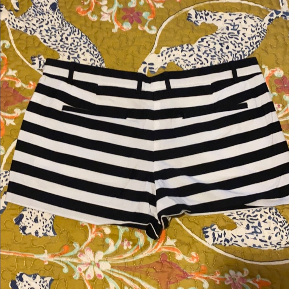 GAP black white stripped shorts - Picture 4 of 6